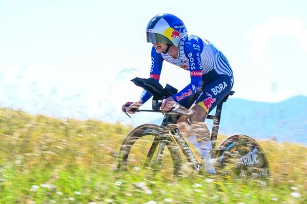 Tour de Suisse 2026 Stage 4 AARBURG, SWITZERLAND - JUNE 20 : Vlasov Aleksandr (RUS) of Red Bull BORA Hansgrohe in action during stage 4 of the 89th edition of Tour de Suisse an UCI World Tour 2.UWT Individual Time Trial stage for Men Elite of 23.8 km with start in Aarburg and finish in Aarburg on June 20, 2026 in Aarburg, Switzerland, 20 06 2026 ( Motordriver Guy De Vuyst - Aarburg Switzerland  Copyright: xVincentxKalutx