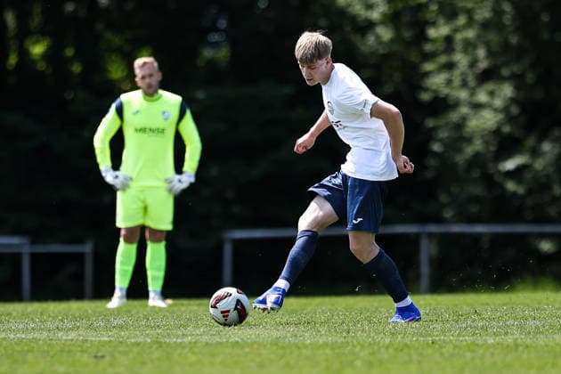 2026.06.20, xkwix, Fußball, Testspiel, SC Spelle-Venhaus - FC Gütersloh, Arena am Stuckenberg, Saison 2026 2027: Niklas Möllers (FC Gütersloh 2) DFB regulations prohibit any use of photographs as image sequences and or quasi-video. Photo: xKamilxWilkowskixPressefotoKochx Niedersachsen Deutschland *** June 20, 2026, xkwix, soccer, friendly match, SC Spelle Venhaus vs. FC Gütersloh, Arena am Stuckenberg, 2026–2027 season, Niklas Möllers, FC Gütersloh 2. DFB regulations prohibit any use of photographs as image sequences and or quasi-video. Photo