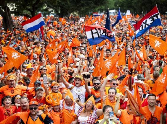 HOUSTON - Fans during the Orange march to Houston Stadium during the 2026 FIFA World Cup, WM, Weltmeisterschaft, Fussball Group F, prior to the match between the Netherlands and Sweden on June 20, 2026, in Houston, United States. KOEN VAN WEEL ANP FIFA World Cup 2026 group stage 2026 xVIxANPxSportx xxANPxIVx 561515016 originalFilename: 561515016.jpg