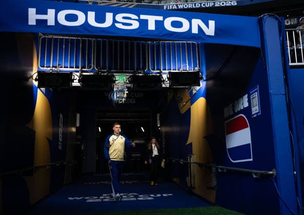 260620 Viktor Gyökeres of Sweden arrives at Houston Stadium ahead of the FIFA World Cup, WM, Weltmeisterschaft, Fussball 2026 football match between Netherlands and Sweden on June 20, 2026 in Houston. Photo: Petter Arvidson BILDBYRAN kod PA PA1246 bbeng fotboll football soccer fotball vm fotbolls-vm fotball-vm fotbolls-vm 2026 fifa world cup 2026 sverige sweden sverige a netherlands nederländerna *** June 26, 2020 Viktor Gyökeres of Sweden arrives at Houston Stadium ahead of the 2026 FIFA World Cup soccer match between the Netherlands and Sweden on June 20, 2026 in Houston. Photo by Petter Arvidson, BILDBYRAN. Code  Copyright: PETTERxARVIDSON BB260620PA023