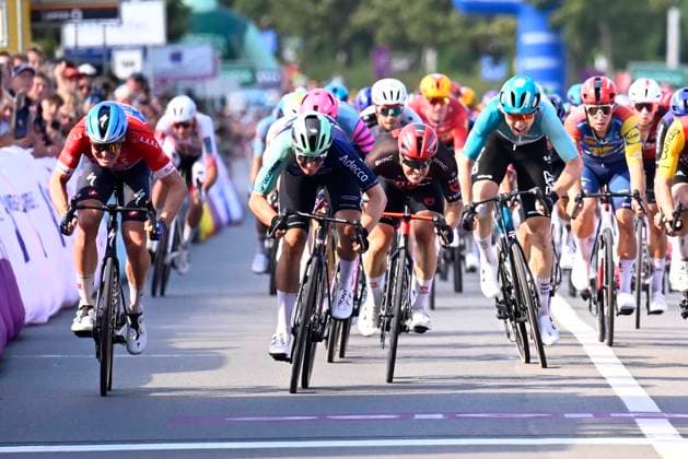 Baloise Belgium Tour 2026 Stage 4 AARSCHOT, BELGIUM - JUNE 20 : Kooij Olav (NED) of Decathlon CMA CGM Team in the final sprint during stage 4 of the 95th edition of Baloise Tour of Belgium an UCI ProSeries 2.Pro cycling road race stage for Men Elite of 183.5 km with start in Begijnendijk and finish in Aarschot on June 20, 2026 in Aarschot, Belgium, 20 06 2026 ( Motordriver Stephan Boone - Aarschot Belgium  Copyright: xTomasxSiskx