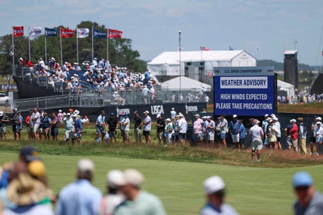 US Open Golf Championship - Round 3 A weather advisory of high winds is displayed on screen during the third round of the 2026 US Open golf tournament at the Shinnecock Hills Golf Club in Southampton, New York, USA, 20 June 2026. SOUTHAMPTON NEW YORK UNITED STATES  Copyright: xSARAHxYENESELx