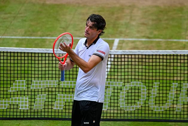 Taylor Fritz (USA) jubelt nach seinem Sieg ueber Alexander Zverev (GER) TERRA WORTMANN Open 2026, Tennis, ATP, Tennis Herren Tennis Herren 500, Turnier, Hauptfeld, Halbfinale, 20.06.2026, TERRA WORTMANN Open 2026, Tennis, ATP, Tennis Herren 500, Turnier, Hauptfeld, Halbfinale, 20.06.2026 Halle *** Taylor Fritz (USA) celebrates after his victory over Alexander Zverev (GER) at the TERRA WORTMANN Open 2026, Tennis, ATP, Mens 500, Tournament, Main Draw, Semifinals, June 20, 2026, TERRA WORTMANN Open 2026, Tennis, ATP, Men’s 500, Tournament, Main Draw, Semifinals, June 20, 2026, Indoor,detected_source_language Copyright: xEibner-Pressefoto RobertxGertzenx EP_RGN