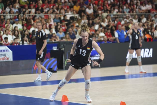 Turkiye v Germany - FIVB Women s Volleyball Nations League ANKARA, TURKIYE - JUNE 20: Players of Germany national volleyball team warm up on the court before the 2026 FIVB Volleyball Nations League (VNL) Pool 2 match between Turkiye and Germany at Ankara Sports Hall in Ankara, Turkiye on June 20, 2026. Dilara Irem Sancar Anadolu Ankara Turkey. Editorial use only. Please get in touch for any other usage.  Copyright: x2026xAnadoluxDilaraxIremxSancarx