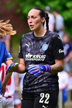 20.06.2026, Fußball, Frauen, Regionalliga, Relagation zur 2. Bundesliga, Saison 2025 2026, Holstein Kiel - 1. FC Köln, Holstein Women Torhüterin Lela Naward Kiel, Holstein-Stadion Waldwiese, VfB Kiel Platz Schleswig-Holstein Deutschland *** June 20, 2026, Soccer, Womens, Regional League, Promotion Relegation to the 2. Bundesliga, 2025–2026 Season, Holstein Kiel vs. 1. FC Köln, Holstein Women’s goalkeeper Lela Naward, Kiel, Holstein Waldwiese Stadium, VfB Kiel Field, Schleswig-Holstein, Germany,detected_source_language