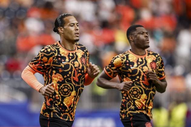 HOUSTON - (lr) Virgil van Dijk of the Netherlands and Denzel Dumfries of the Netherlands ahead of the FIFA 2026 Group F match between the Netherlands and Sweden at Houston Stadium on June 20, 2026 in Houston, United States. ROBIN VAN LONKHUIJSEN ANP FIFA World Cup, WM, Weltmeisterschaft, Fussball 2026 group stage 2026 xVIxANPxSportx xxANPxIVx 561519488 originalFilename: 561519488.jpg