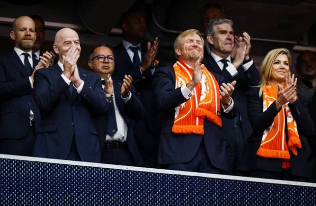HOUSTON - (lr) Gianni Infantino, King Willem-Alexander, and Queen Maxima in the stands during the FIFA 2026 Group F match between the Netherlands and Sweden at Houston Stadium on June 20, 2026, in Houston, United States. KOEN VAN WEEL ANP FIFA World Cup, WM, Weltmeisterschaft, Fussball 2026 group stage 2026 xVIxANPxSportx xxANPxIVx 561521456 originalFilename: 561521456.jpg