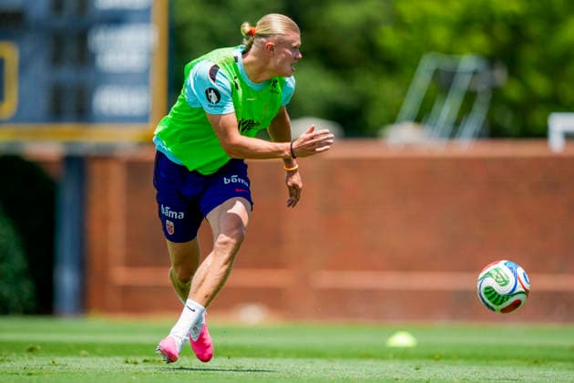 World Cup 2026 Greensboro , USA 20260620. Norway s Erling Braut Haaland during a training session with the Norwegian men s national football team at The University of North Carolina Greensboro (UNCG). Photo: Fredrik Varfjell NTB Greensboro United States EDITORIAL USE ONLY. RESTRICTED USE FOR BETTING COMPANIES Ref:_SPOOsnWgfvWRwI.jpg *** 2026 World Cup in Greensboro, USA 20260620 Norways Erling Braut Haaland during a training session with the Norwegian mens national soccer team at the University of North Carolina at Greensboro (UNCG). Photo  Copyright: xFredrikxVarfjellx xNTBx