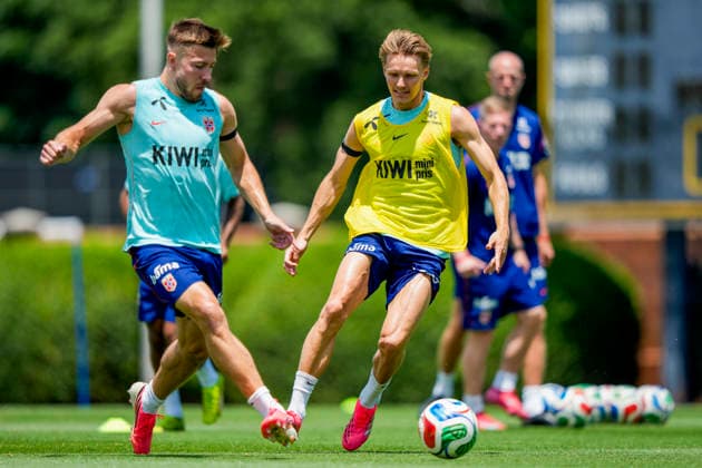 World Cup 2026 Greensboro , USA 20260620. Norway s Fredrik Bjorkan and Martin odegaard during a training session with the Norwegian men s national football team at The University of North Carolina Greensboro (UNCG). Photo: Fredrik Varfjell NTB Greensboro United States EDITORIAL USE ONLY. RESTRICTED USE FOR BETTING COMPANIES Ref:_SPOwgKIDIt8NKo.jpg *** 2026 World Cup in Greensboro, USA 20260620 Norways Fredrik Bjorkan and Martin Ødegaard during a training session with the Norwegian mens national soccer team at the University of North Carolina at Greensboro (UNCG). Photo  Copyright: xFredrikxVarfjellx xNTBx
