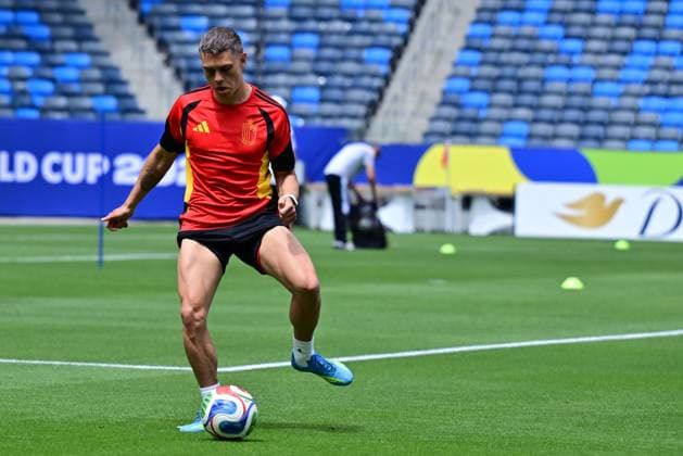 Belgium s Leandro Trossard pictured during a training session of Belgian national soccer team Red Devils at the LA Galaxy stadium in Los Angeles, USA, on Saturday 20 June 2026. The Red Devils prepare for their second game in the group stage of the 2026 FIFA World Cup, WM, Weltmeisterschaft, Fussball DIRKxWAEM  x178495683x