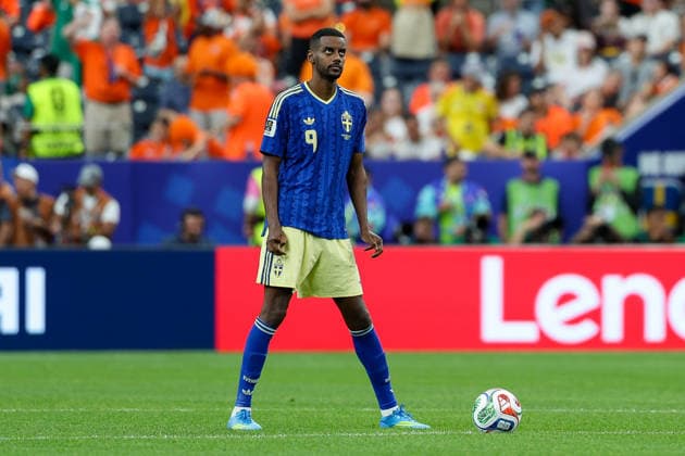 Alexander Isak of Sweden watches as the Netherlands and Sweden face off in a Group F match of the 2026 FIFA World Cup at Houston Stadium on June 20, 2026, in Houston, United States. Photo by Torbjorn Tande, DeFodi Images,detected_source_language