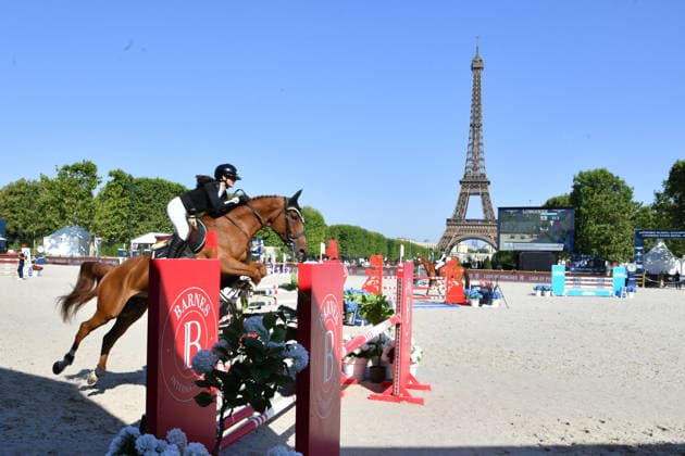 Caroline Baudry sur In Love des Majuros - Prix Joone lors de la 12ème édition Longines Paris Eiffel Jumping au pied de la Tour Eiffel sur le Champ-de-Mars à Paris, France le 20 juin 2026 Perusseau Veeren Bestimage Prize Joone at the 12th Longines Paris Eiffel Jumping event at the foot of the Eiffel Tower on the Champ de Mars in Paris, France on June 20, 2026 Paris France  Copyright: xVeeren-Perusseau BestimagexVeeren-Perusseau Bestimagex