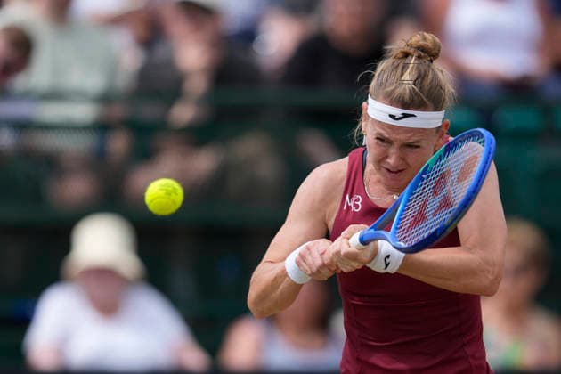 Lexus Nottingham Open - Day Six Marie Bouzkova in action during her semi-final singles match at the 2026 Lexus Nottingham Open Women s tennis tournament at the Nottingham Tennis Centre in Nottingham, England, on June 20, 2026. Nottingham Great Britain United Kingdom  Copyright: xOwenxHammondx originalFilename:hammond-2026lexu260620_npGra.jpg