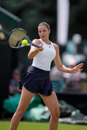 Lexus Nottingham Open - Day Six Karolina Pliskova competes during her semi-final singles match at the 2026 Lexus Nottingham Open Women s tennis tournament at the Nottingham Tennis Centre in Nottingham, England, on June 20, 2026. Nottingham Great Britain United Kingdom  Copyright: xOwenxHammondx originalFilename:hammond-2026lexu260620_nplh0.jpg