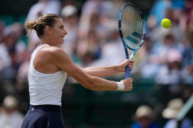 Lexus Nottingham Open - Day Six Karolina Pliskova competes during her semi-final singles match at the 2026 Lexus Nottingham Open Women s tennis tournament at the Nottingham Tennis Centre in Nottingham, England, on June 20, 2026. Nottingham Great Britain United Kingdom  Copyright: xOwenxHammondx originalFilename:hammond-2026lexu260620_npPIN.jpg