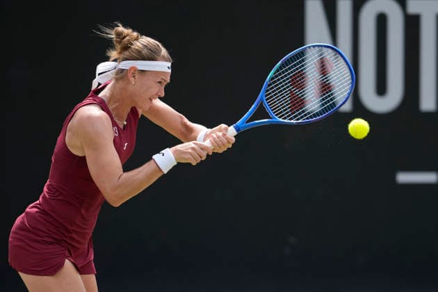 Lexus Nottingham Open - Day Six Marie Bouzkova in action during her semi-final singles match at the 2026 Lexus Nottingham Open Women s tennis tournament at the Nottingham Tennis Centre in Nottingham, England, on June 20, 2026. Nottingham Great Britain United Kingdom  Copyright: xOwenxHammondx originalFilename:hammond-2026lexu260620_npl44.jpg