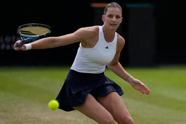 Lexus Nottingham Open - Day Six Karolina Pliskova competes during her semi-final singles match at the 2026 Lexus Nottingham Open Women s tennis tournament at the Nottingham Tennis Centre in Nottingham, England, on June 20, 2026. Nottingham Great Britain United Kingdom  Copyright: xOwenxHammondx originalFilename:hammond-2026lexu260620_npqAB.jpg
