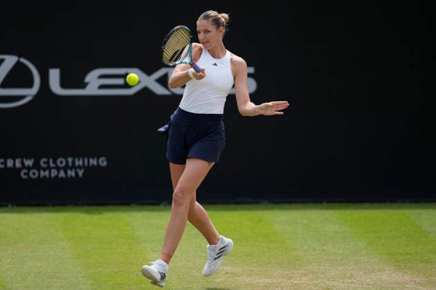 Lexus Nottingham Open - Day Six Karolina Pliskova competes during her semi-final singles match at the 2026 Lexus Nottingham Open Women s tennis tournament at the Nottingham Tennis Centre in Nottingham, England, on June 20, 2026. Nottingham Great Britain United Kingdom  Copyright: xOwenxHammondx originalFilename:hammond-2026lexu260620_npQOE.jpg
