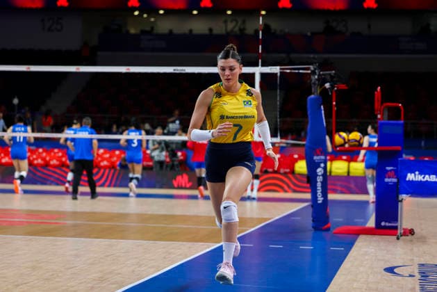 China V Brazil - Volleyball Nations League 2026 Ankara Stage Rosamaria Montibeller 7 participates in pre-match warm-ups during the FIVB Volleyball Nations League (VNL) match between China and Brazil at the Ankara Arena in Ankara, Turkey, on June 20, 2026. Ankara Turkey  Copyright: xÃ‡aÄülarxOskayx originalFilename:oskay-chinavbr260620_np3pq.jpg
