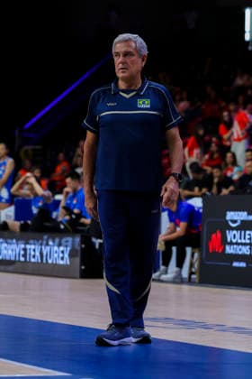 China V Brazil - Volleyball Nations League 2026 Ankara Stage Jose Roberto Guimaraes is seen during the FIVB Volleyball Nations League (VNL) match between China and Brazil at the Ankara Arena in Ankara, Turkey, on June 20, 2026. Ankara Turkey  Copyright: xÃ‡aÄülarxOskayx originalFilename:oskay-chinavbr260620_npxS6.jpg