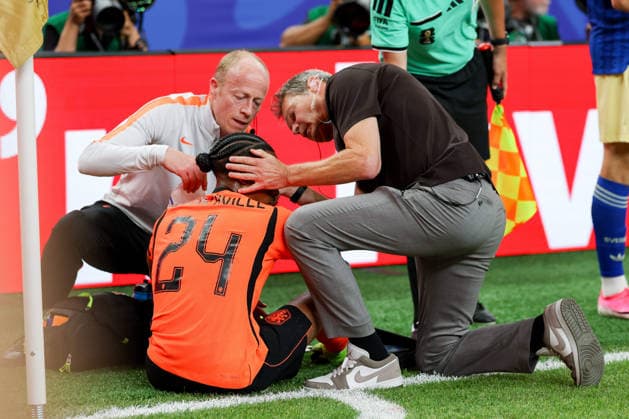 Crysencio Summerville of the Netherlands receives medical treatment during the 2026 FIFA World Cup Group F match between the Netherlands and Sweden at Houston Stadium on June 20, 2026, in Houston, United States. Photo by Torbjorn Tande, DeFodi Images,detected_source_language