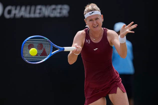 Lexus Nottingham Open - Day Six Marie Bouzkova in action during her semi-final singles match at the 2026 Lexus Nottingham Open Women s tennis tournament at the Nottingham Tennis Centre in Nottingham, England, on June 20, 2026. Nottingham Great Britain United Kingdom  Copyright: xOwenxHammondx originalFilename:hammond-2026lexu260620_npB3D.jpg