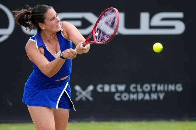 Lexus Nottingham Open - Day Six Emma Navarro competes during the semi-final singles match at the 2026 Lexus Nottingham Open Women s tennis tournament at the Nottingham Tennis Centre in Nottingham, England, on June 20, 2026. Nottingham Great Britain United Kingdom  Copyright: xOwenxHammondx originalFilename:hammond-2026lexu260620_npfxC.jpg