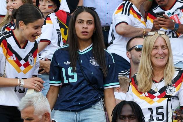 Sabrina, Frau von Nico Schlotterbeck 15 (Deutschland), Deutschland vs. Elfenbeinkueste, Fussball, FIFA, Weltmeisterschaft 2026, Gruppenphase, 20.06.2026 Toronto Ontario Kanada *** Sabrina, wife of Nico Schlotterbeck 15 Germany, Germany vs. Ivory Coast, soccer, FIFA, 2026 World Cup, group stage, June 20, 2026, Toronto, Ontario, Canada,detected_source_language Copyright: xkolbert-press ChristianxKolbertx