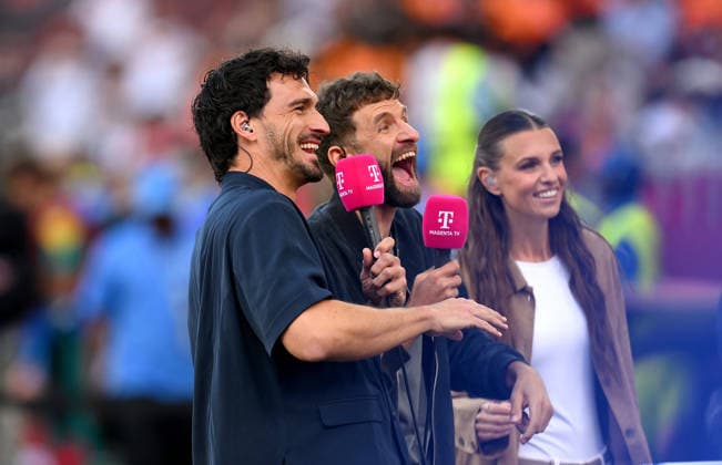 Fussball FIFA WM 2026 Vorrunde Gruppe E in Toronto Deutschland - Elfenbeinkueste 20.06.2026 Magenta TV Experten Matts Hummels (li.) mit Thomas Mueller (re.) *** Soccer