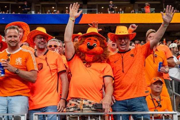 June 20, 2026: Netherlands fans prior to a FIFA World Cup, WM, Weltmeisterschaft, Fussball Group F match between Netherlands and Sweden in Houston, TX. .. CSM FIFA World Cup 2026: Netherlands Vs Sweden JUN 20  - ZUMAc04_ 20260620_faf_c04_043 Copyright: xTraskxSmithx
