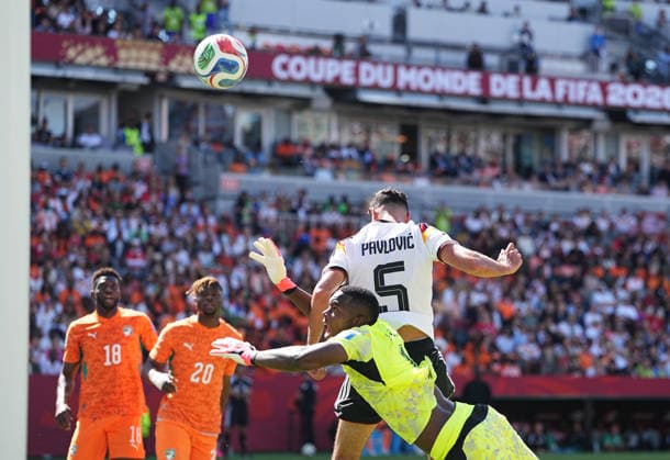 Aleksandar Pavlovic of Germany and Yahia Fofana of Ivory Coast battle for the ball during the Germany vs. Ivory Coast match in Group E of the 2026 FIFA World Cup at Toronto Stadium in Toronto, Canada, on June 20, 2026. Photo by DeFodi Images (Thor Wegner),detected_source_language