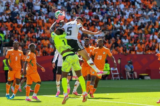 One-on-one, action, featuring Yahia Fofana 1 (Ivory Coast) and Aleksandar Pavlovic 5 (Germany), Germany vs. Ivory Coast, soccer, FIFA, 2026 World Cup, group stage, June 20, 2026, Toronto, Ontario, Canada,detected_source_language Copyright: xkolbert-press ChristianxKolbertx