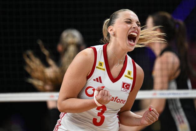 Turkiye v Germany - 2026 FIVB Volleyball Nations League ANKARA, TURKIYE - JUNE 20: Cansu Ozbay of Turkiye celebrates after winning the 2026 FIVB Volleyball Nations League Phase 2 match between Turkiye and Germany at the Ankara Sports Hall in Ankara, Turkiye on June 20, 2026. Akin Celiktas Anadolu Ankara Turkey. Editorial use only. Please get in touch for any other usage.  Copyright: x2026xAnadoluxAkinxCeliktasx