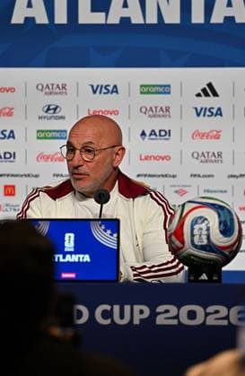 Luis de la Fuente Holds Pre-Match press conference, PK, Pressekonferenz in Atlanta ATLANTA, GEORGIA, USA JUNE 20, 2026: Spain national team, Nationalteam head coach Luis de la Fuente attends a press conference at Mercedes-Benz Stadium in Atlanta, Georgia, ahead of Spain s FIFA World Cup, WM, Weltmeisterschaft, Fussball 2026 Group H match against Saudi Arabia. ATLANTA United States of America Copyright: x xwalidxibrahimx xJNAxPressx