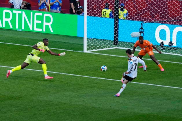 June 20, 2026, Toronto, On, CANADA: Germany s Kai Havertz (7) scores a goal that would be disallowed as Ivory Coast goalkeeper Yahia Fofana (left) and Emmanuel Agbadou (20) defend during the first half of a World Cup Group E soccer match, in Toronto, on Saturday, June 20, 2026. Canada News - June 20, 2026  - ZUMAc35_ 20260620_zaf_c35_089 Copyright: xChrisxYoungx