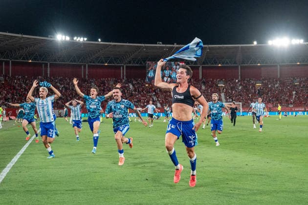 Almeria, Spain - June 20th: Carlos Dotor (N12) and the Malaga players run celebrating the promotion at the promotion play-off final of La Liga Hypermotion (Segunda Division) match between Almeria and Malaga at UD Almería Stadium on June 20th, 2026 in Almeria, Spain.  Copyright: xAndresxLopezxSheridanxx xSPPx Sportspressphoto_SPR171951