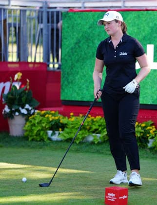 BELMONT, MI - JUNE 20: LPGA, Golf Damen player Lottie Woad plays her tee shot on the 18th hole on June 20, 2026, during the third round of the LPGA Meijer LPGA Classic for Simply Give at Blythefield Country Club in Belmont, Michigan. (Photo by Brian Spurlock Icon Sportswire) GOLF: JUN 20 LPGA Meijer LPGA Classic for Simply Give EDITORIAL USE ONLY Icon26062016