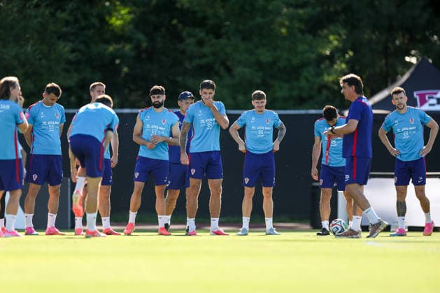 Croatia Training And press conference, PK, Pressekonferenz - FIFA World Cup, WM, Weltmeisterschaft, Fussball 2026 ALEXANDRIA, VIRGINIA - JUNE 20: Croatia Head Coach Zatko Dalic speak with players during a Team Croatia training session at training centre at Episcopal High School on June 20, 2026 in Alexandria, Virginia.  IgorxKralj PIXSELL