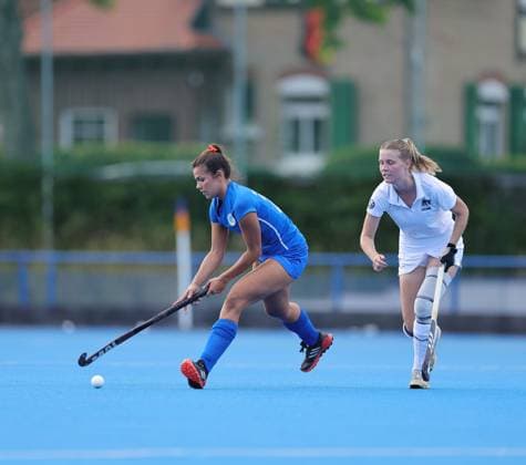 Hockey Hessen SHV Regional League South Womens Field Hockey 2025 26 20 06 2026 Höchster THC Blue TSV SCHOTT Mainz (from left to right) Christin Fernandes, Höchster THC; Luisa Trense, Mainz Sport; Höchster THC; TSV SCHOTT Mainz,detected_source_language