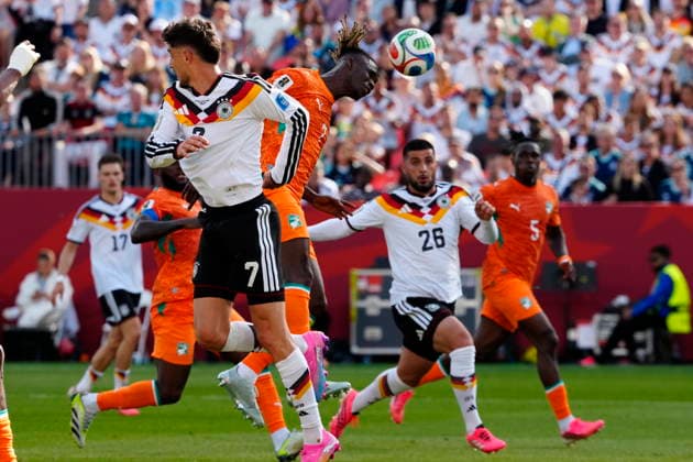 June 20, 2026, Toronto, On, CANADA: Ivory Coast s Odilon Kossounou (7) fails to clear the header as Germany s Deniz Undav (26) comes in to score during the second half of a World Cup Group E soccer match, in Toronto, on Saturday, June 20, 2026. Canada News - June 20, 2026  - ZUMAc35_ 20260620_zaf_c35_137 Copyright: xFrankxGunnx