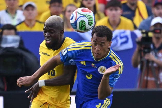 FIFA World Cup, WM, Weltmeisterschaft, Fussball 2026 - Group E - Ecuador vs Curacao Enner Valencia of Ecuador (L) in action against Jurien Gaari of Curacao (R) during the FIFA World Cup 2026 group stage match Ecuador against Curacao, in Kansas City, USA, 20 June 2026. KANSAS CITY United States  Copyright: xAMYxKONTRASx
