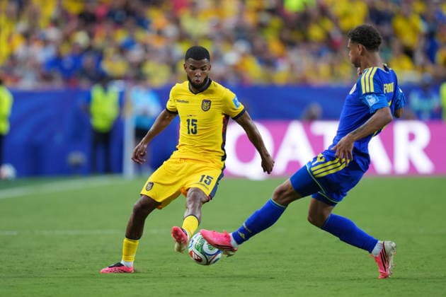Ecuador v Curacao - FIFA World Cup, WM, Weltmeisterschaft, Fussball 2026 - Group E KANSAS CITY, UNITED STATES - JUNE 20: Pedro Vite (15) of Ecuador in action during the 2026 FIFA World Cup First Stage Group E match between Ecuador and Curacao at Arrowhead Stadium (Kansas City Stadium) in Kansas City, Missouri, United States on June 20, 2026. Hakan Akgun Anadolu Missouri United States. Editorial use only. Please get in touch for any other usage.  Copyright: x2026xAnadoluxHakanxAkgunx