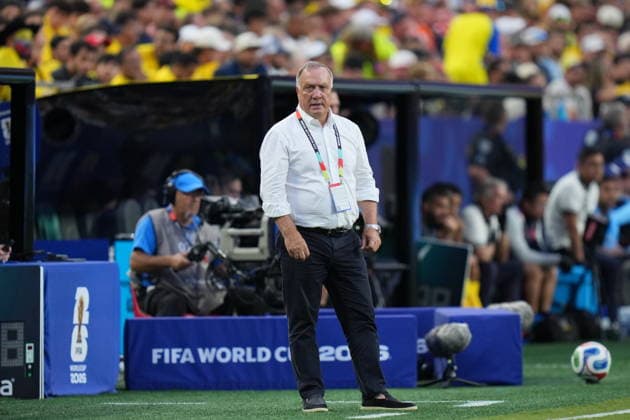 Ecuador v Curacao - FIFA World Cup, WM, Weltmeisterschaft, Fussball 2026 - Group E KANSAS CITY, UNITED STATES - JUNE 20: Head coach Dick Advocaat of Curacao follows the 2026 FIFA World Cup First Stage Group E match between Ecuador and Curacao at Arrowhead Stadium (Kansas City Stadium) in Kansas City, Missouri, United States on June 20, 2026. Hakan Akgun Anadolu Missouri United States. Editorial use only. Please get in touch for any other usage.  Copyright: x2026xAnadoluxHakanxAkgunx
