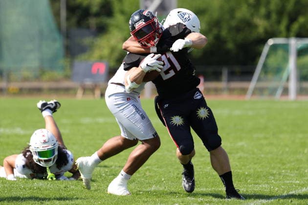 Gennadiy Adams (Düsseldorf Panther, 21) runs with the ball, Düsseldorf Panther vs Braunschweig Lions, American Football, GFL, German Football League, Season 2026, Week 7, 20.06.2026, Photo: Foot Bowl Klaus Sack Düsseldorf Stadion VfL Benrath Deutschland Copyright: xFootxBowl KlausxSackx