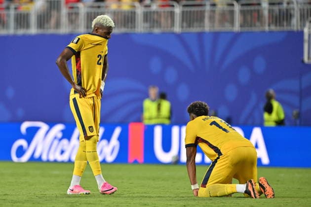 FIFA World Cup, WM, Weltmeisterschaft, Fussball 2026 - Group E - Ecuador vs Curacao Nilson Angulo (L) and Kevin Rodriguez (R) of Ecuador look disappointed after the FIFA World Cup 2026 group stage match Ecuador against Curacao, in Kansas City, USA, 20 June 2026. KANSAS CITY United States  Copyright: xAMYxKONTRASx