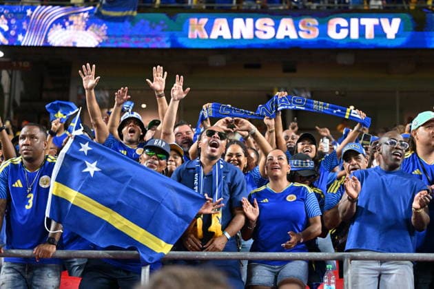 FIFA World Cup, WM, Weltmeisterschaft, Fussball 2026 - Group E - Ecuador vs Curacao Supporters of Curacao cheer after the FIFA World Cup 2026 group stage match Ecuador against Curacao, in Kansas City, USA, 20 June 2026. KANSAS CITY United States  Copyright: xAMYxKONTRASx