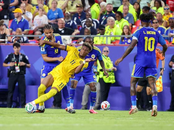 June 20, 2026: Ecuador forward Kevin Rodriguez (11) is fouled during the second half of the World Cup match between Ecuador and Curacao at Kansas City Stadium in Kansas City, MO. CSM Kansas City United States of America - ZUMAc04_ 20260620_zma_c04_035 Copyright: xStephenxFurstx
