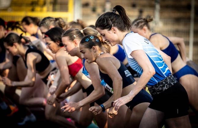 2026 South German Championships (Adult and U18 Youth) Koblenz, June 20, 2026 Lea Sanwald of LV Merzig in the foreground at the starting line for the women’s 1500m race at the 2026 South German Championships (Senior and U18 Youth) on June 20, 2026, at Oberwerth Stadium in Koblenz, Rhineland-Palatinate,detected_source_language Copyright: xBEAUTIFULxSPORTS R.xSchmittx