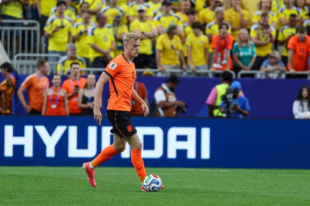 Jan Paul van Hecke of the Netherlands with the ball at his feet during the 2026 FIFA World Cup Group F match between the Netherlands and Sweden at Houston Stadium on June 20, 2026, in Houston, United States. Photo by Torbjorn Tande, DeFodi Images,detected_source_language
