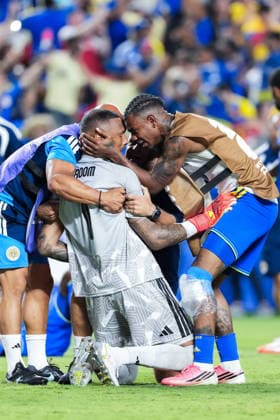 Juninho Bacuna of Curacao (R) hugs Eloy Room of Curacao (L) after the 0-0 draw during a FIFA Men’s World Cup 2026 Group Stage football match between Ecuador and Curacao at Kansas City Stadium, in Kansas City on June 20th 2026 (Photo by Alexandra Fechete SPP)  Copyright: xAlexandraxFechete SPPx Sportspressphoto_SPR172345